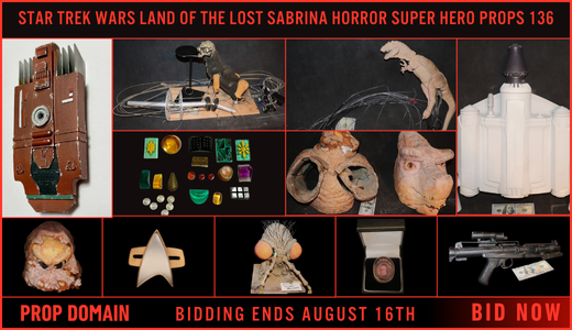 STAR TREK WARS LAND OF THE LOST SABRINA HORROR SUPER HERO PROPS 136