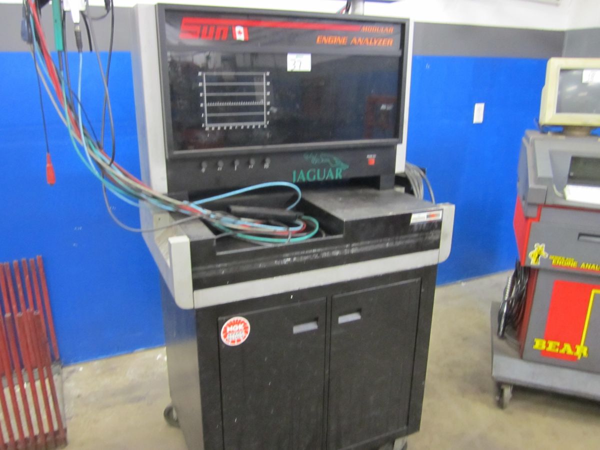 Sun Modular Engine Analyzer Sun Modular, model C34 engine analyzer, s/n 1290A0764
