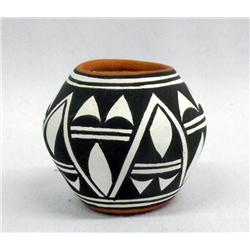 Native American Acoma Miniature Pot By G. Vollo