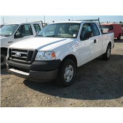 2005 FORD F250XL  S/D EXT CAB ,