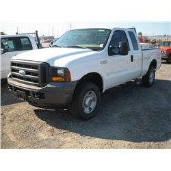2005 FORD F250XL S/D EXT CAB 4X4,