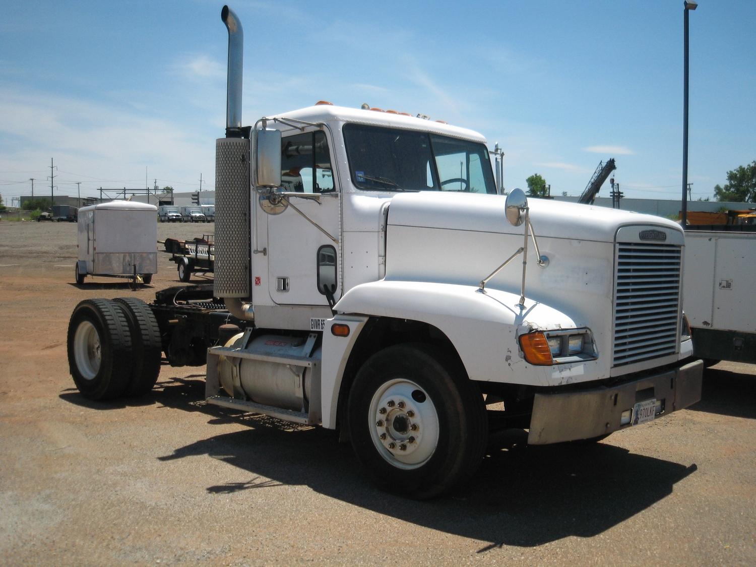 1995 FREIGHTLINER FLD120 SINGLE AXLE, DAYCAB SEMI TRACTOR,