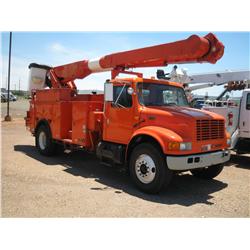 2000 INTERNATIONAL 4900 BUCKET TRUCK,