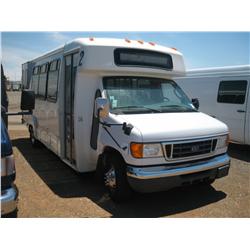 2005 FORD E450 SHUTTLE BUS,