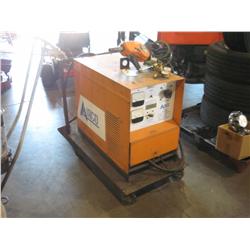 AIRCO CV-250 AIRCOMATIC WELDING MACHINE W/ GUN,