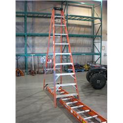 WERNER 10' FIBERGLASS STEP LADDER,