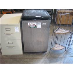 MAGIC CHEF REFRIGERATOR,