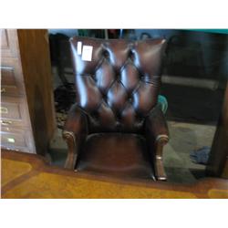 LEATHER EXECUTIVE CHAIR;
