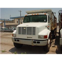 2001 INTERNATIONAL 4900 DUMP TRUCK 6X4,