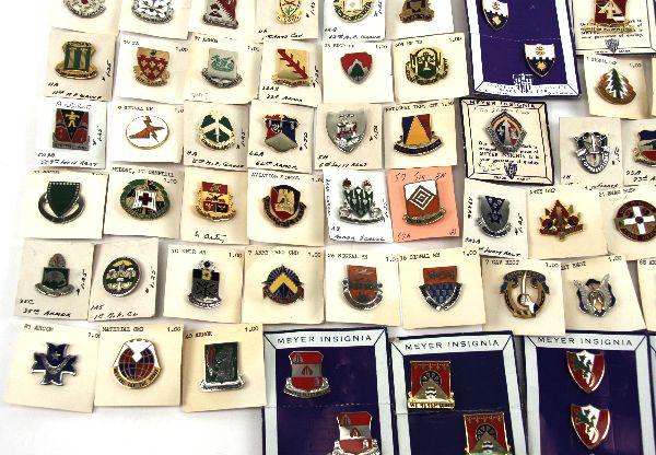 100 VARIOUS US MILITARY UNIT PINS ALL IDENTIFIED