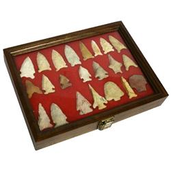 A FRAME OF BETTER GEORGIA ARROWHEADS 22 POINT LOT