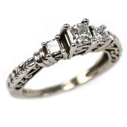 LADIES 14K WHITE GOLD PRINCESS CUT DIAMOND RING