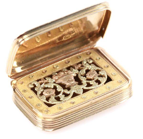 FRENCH 18K YELLOW & ROSE GOLD PILL BOX W/ FILIGREE
