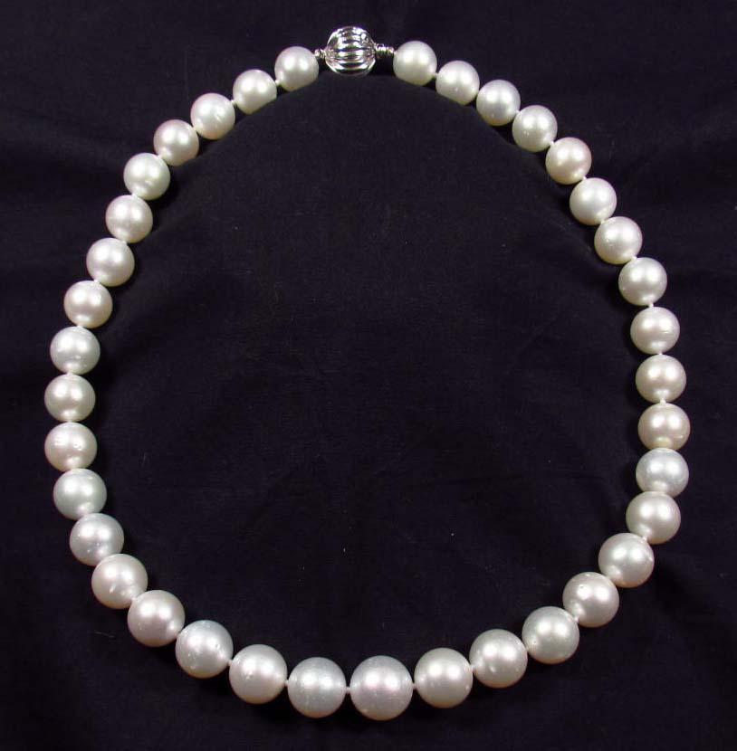 SINGLE STRAND SOUTH SEA CULTURED PEARL NECKLACE W/ 14K WHITE GOLD CLASP
