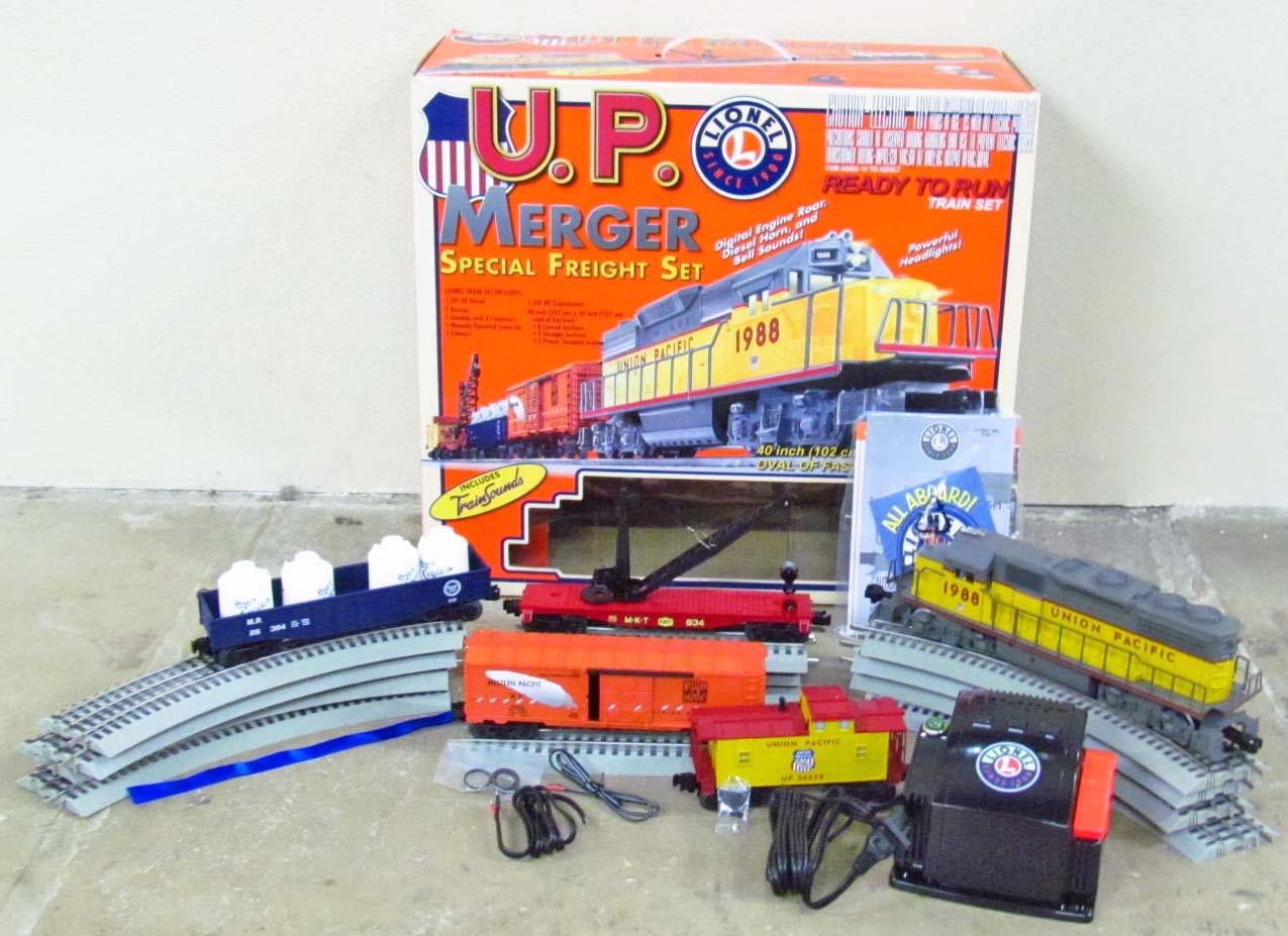 LIONEL UNION PACIFIC MERGER SPECIAL FREIGHT TRAIN SET IN ORIGINAL BOX