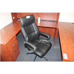 BLACK LEATHER HIBACK EXECUTIVE CHAIR
