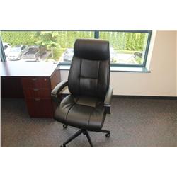 BLACK LEATHER HIBACK EXECUTIVE CHAIR