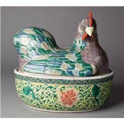 Chinese Famille Rose Porcelain Hen Shape