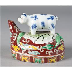 A Fine Chinese Porcelain Water Dropper