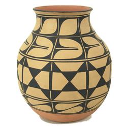 Santo Domingo Pottery Jar- Vidal Aguilar