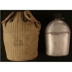 COMPLETE US WWII CANTEEN/MESS TRAY & CANVAS CARRIER