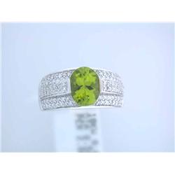 18k White Gold Ring with Diamonds and Peridot