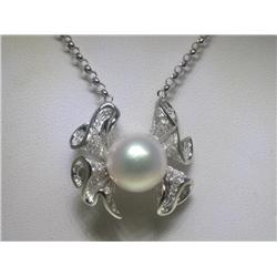 18K White Gold Pearl and Diamonds Necklace