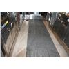Image 2 : 4 - 3' X 3' ANTIFATIGUE KITCHEN MATS