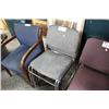 Image 1 : 4 GREY STACKING CHAIRS