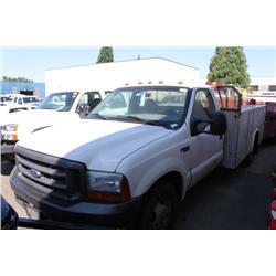 1999 WHITE FORD F-350 SUPERDUTY UTILITY TRUCK