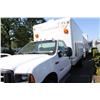 Image 2 : 2001 WHITE FORD F-550 XL SUPERDUTY CUBE VAN
