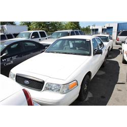 2003 WHITE FORD CROWN VICTORIA POLICE SERIES 4DR
