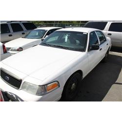 2006 WHITE FORD CROWN VICTORIA POLICE SERIES 4DR