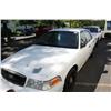 Image 1 : 2005 WHITE FORD CROWN VICTORIA POLICE SERIES 4DR