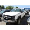 Image 1 : 2004 WHITE CHEVROLET SILVERADO HD 2500 PICK UP