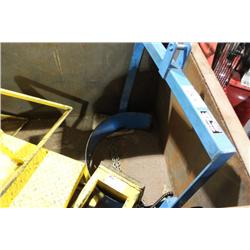 MORSE 500LB BARREL LIFTER WITH SHOP STEPS & METAL