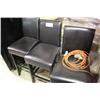 Image 1 : 3 LEATHER BAR STOOLS