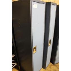 2 SINGLE DOOR LOCKERS