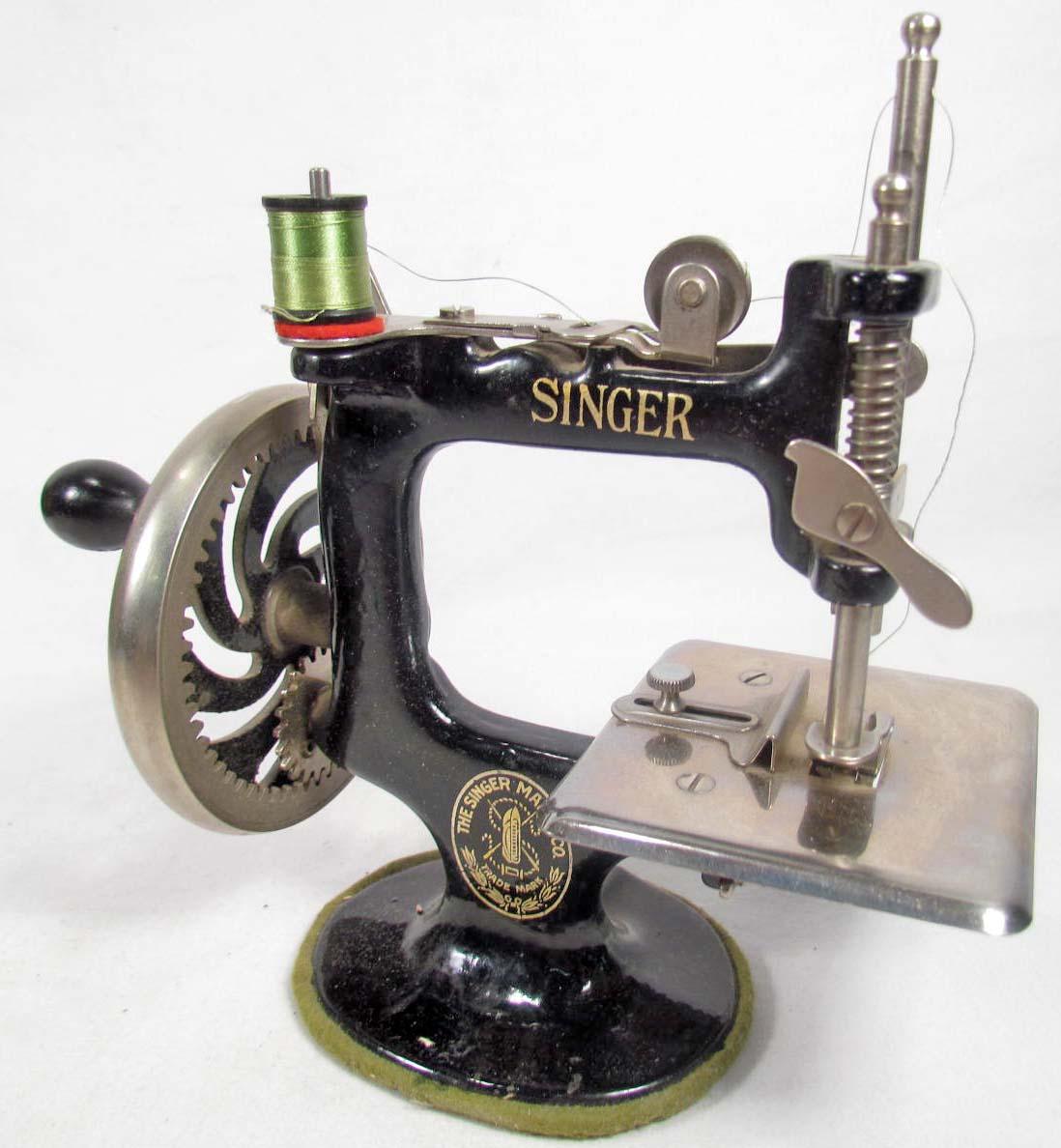 VINTAGE SINGER CHILD'S SEWING MACHINE NO. 20 IN ORIGINAL BOX W/ PAPERWORK