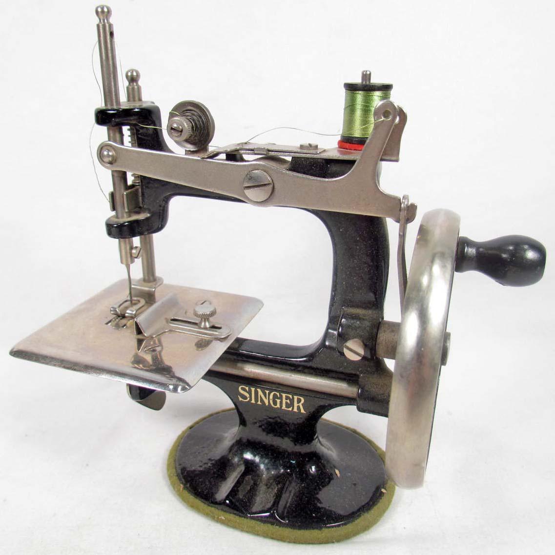 VINTAGE SINGER CHILD'S SEWING MACHINE NO. 20 IN ORIGINAL BOX W/ PAPERWORK