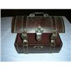 Image 1 : Leather chest