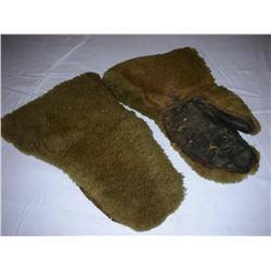 Large mittens,Buffalo hideFrontier army sentry mittens.  very unique