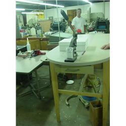 GROMMET PUNCH W/TABLE