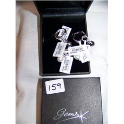 MULTI-PIECE LOT OF EARRINGS