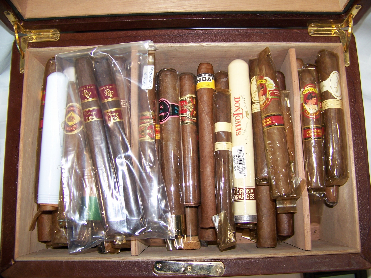 Dunhill Cigar Box w/ 87 wrapped & unwrapped cigars, as shown