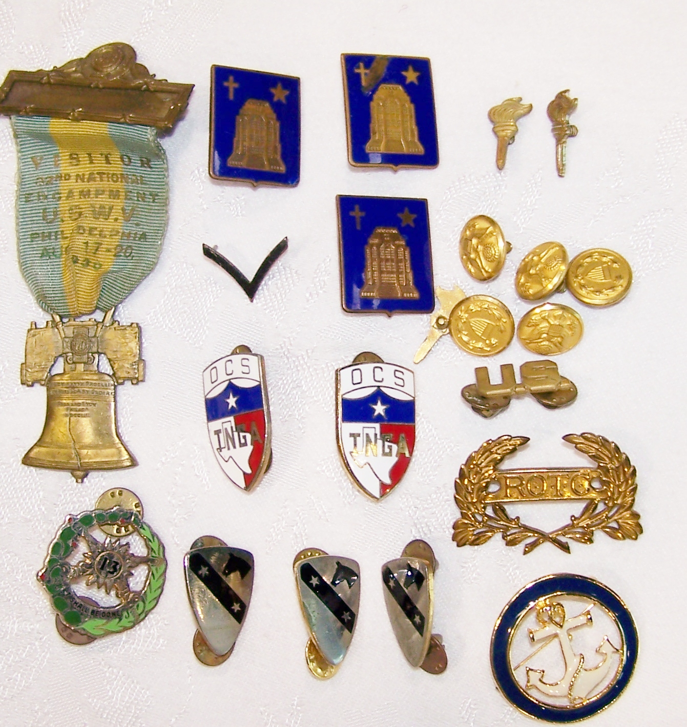 Assorted Military Pins & badges