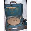 Image 2 : Brunswick 1923 portable windup record player in case w/ 6 original records