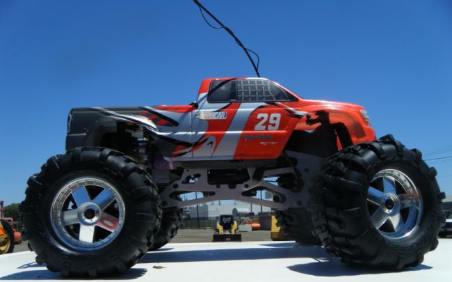 Traxxas 1/8th Scale T-Maxx 4x4 R/C Truck