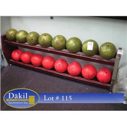 BOWLING BALLS (X16)