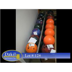 BOWLING BALLS (X16)